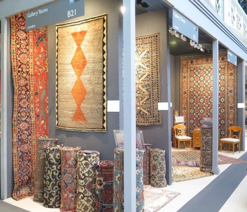 Gallery Yacou antique rug selection
